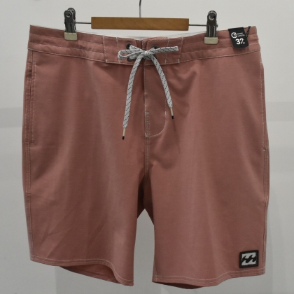 BILLABONG SHORT PANTS 