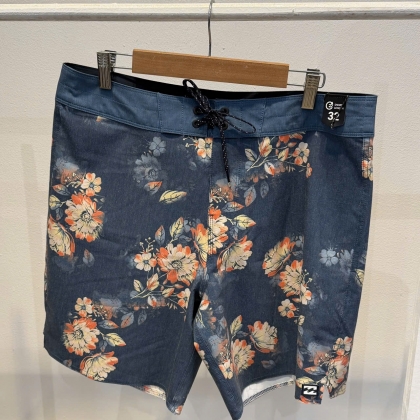 BILLABONG SHORT PANTS 