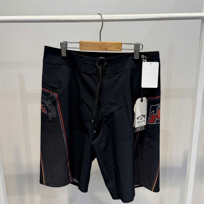 BILLABONG SHORT PANTS 